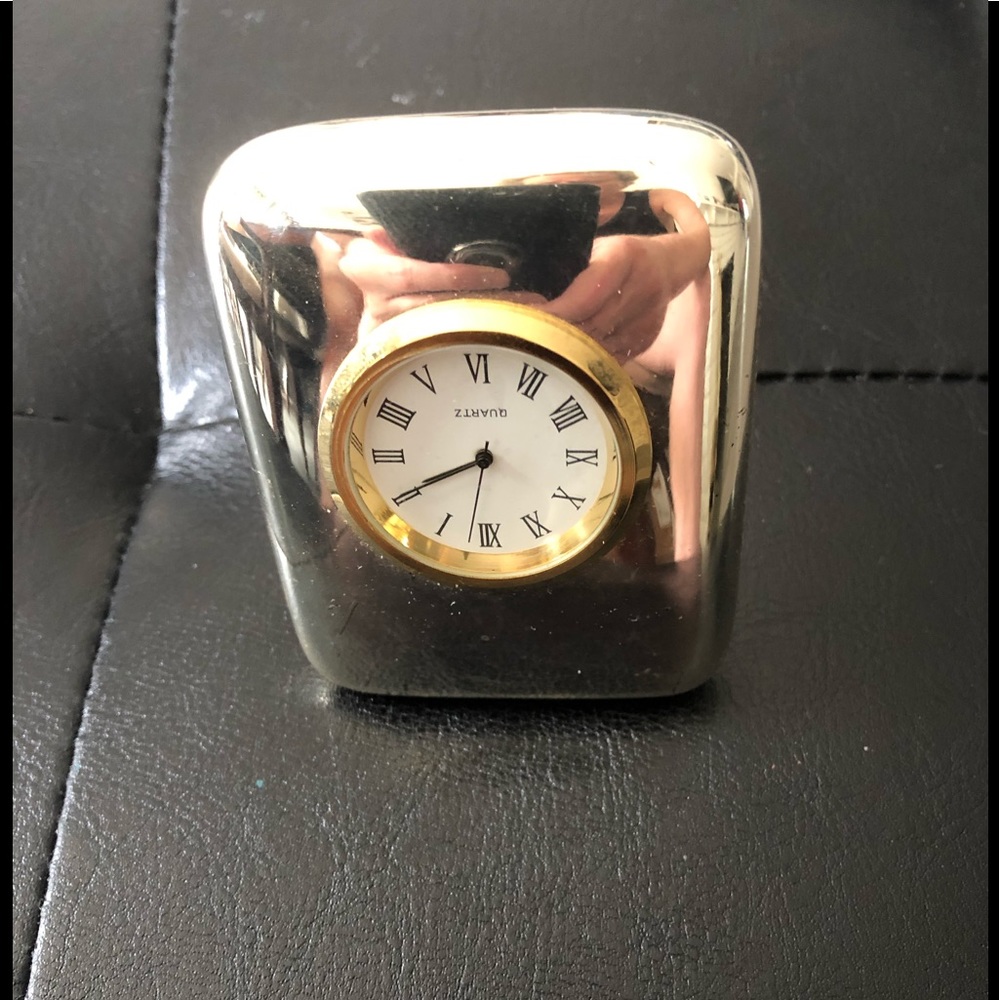CHROME PLATED QUARTZ DESK CLOCK